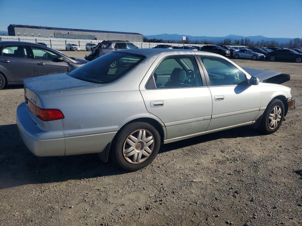 2001 Toyota Camry le
