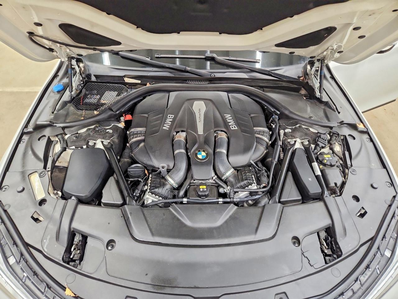 2018 BMW 750 xi