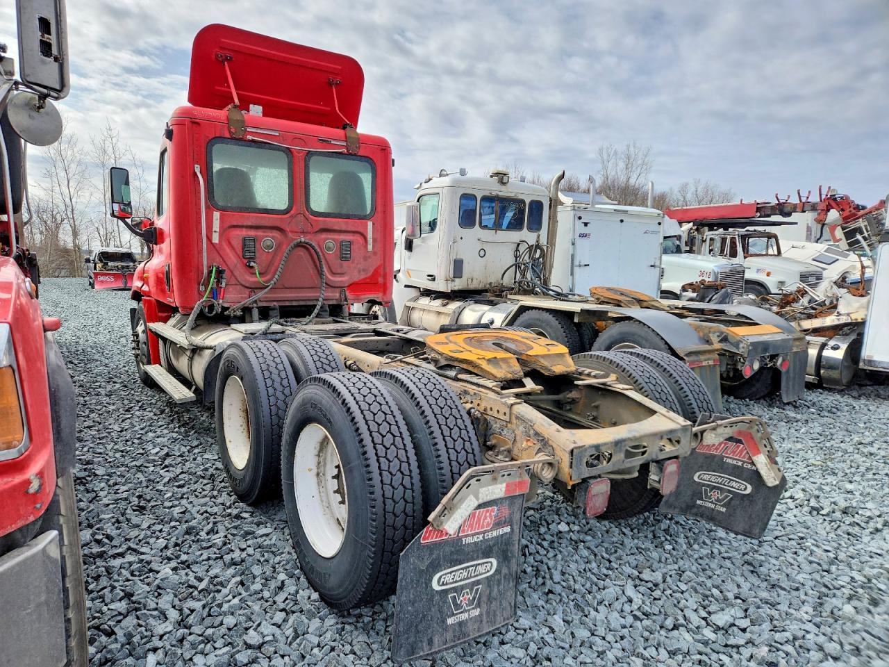 2011 Freigliner 2011 Freightliner Cascadia Semi Truck
