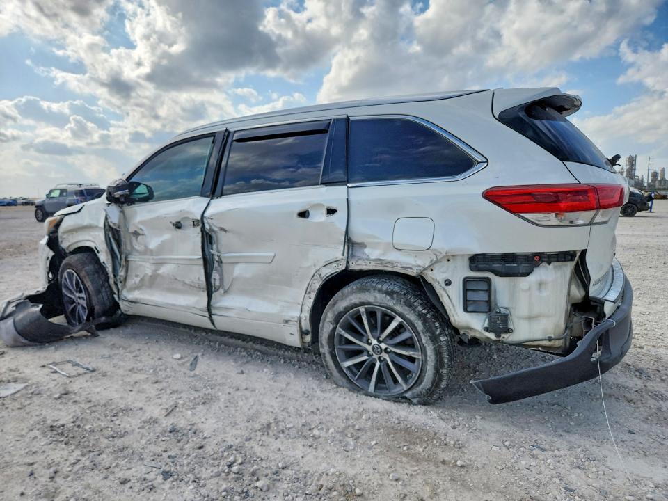 2018 Toyota Highlander xle