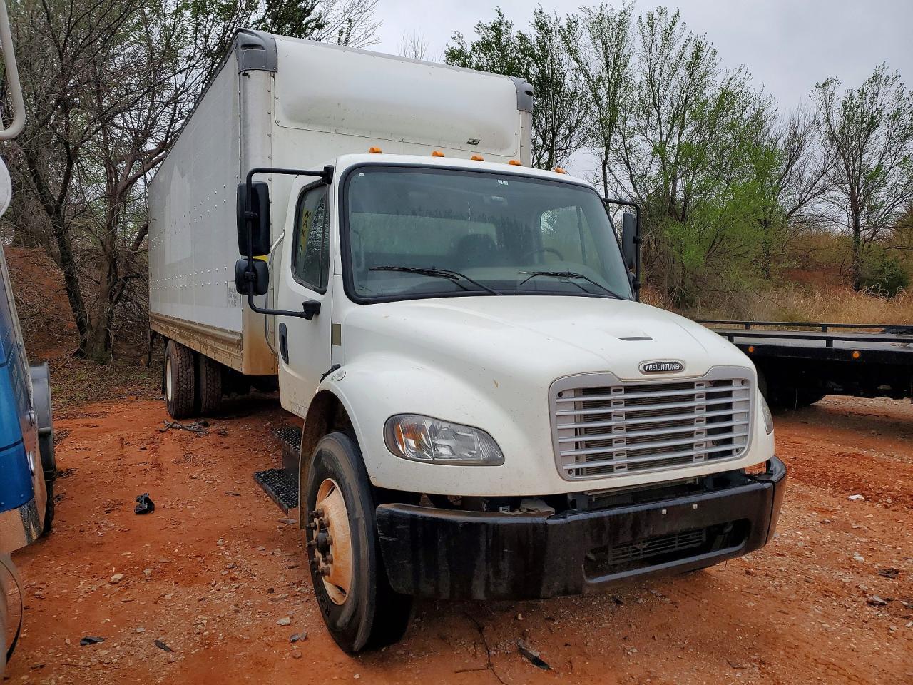2020 Freigliner 2020 Freightliner Business Class M2 BOX Truck