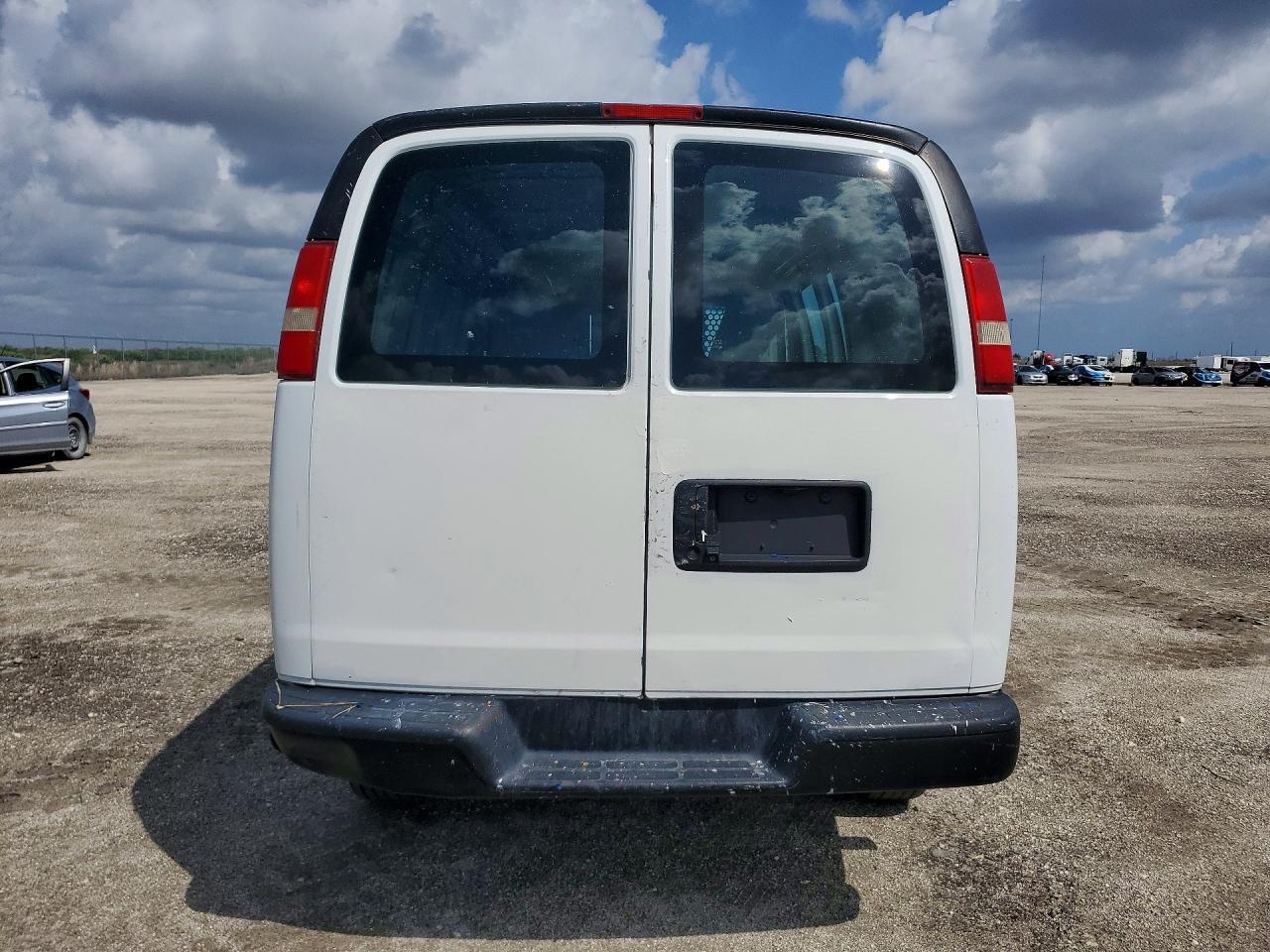 2016 Chevrolet Express G2500