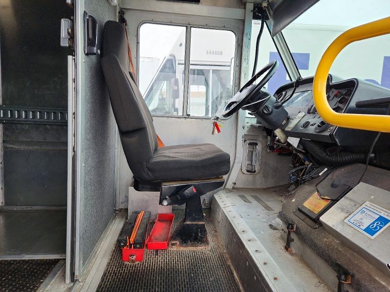 2013 Ford F59 Delivery Truck