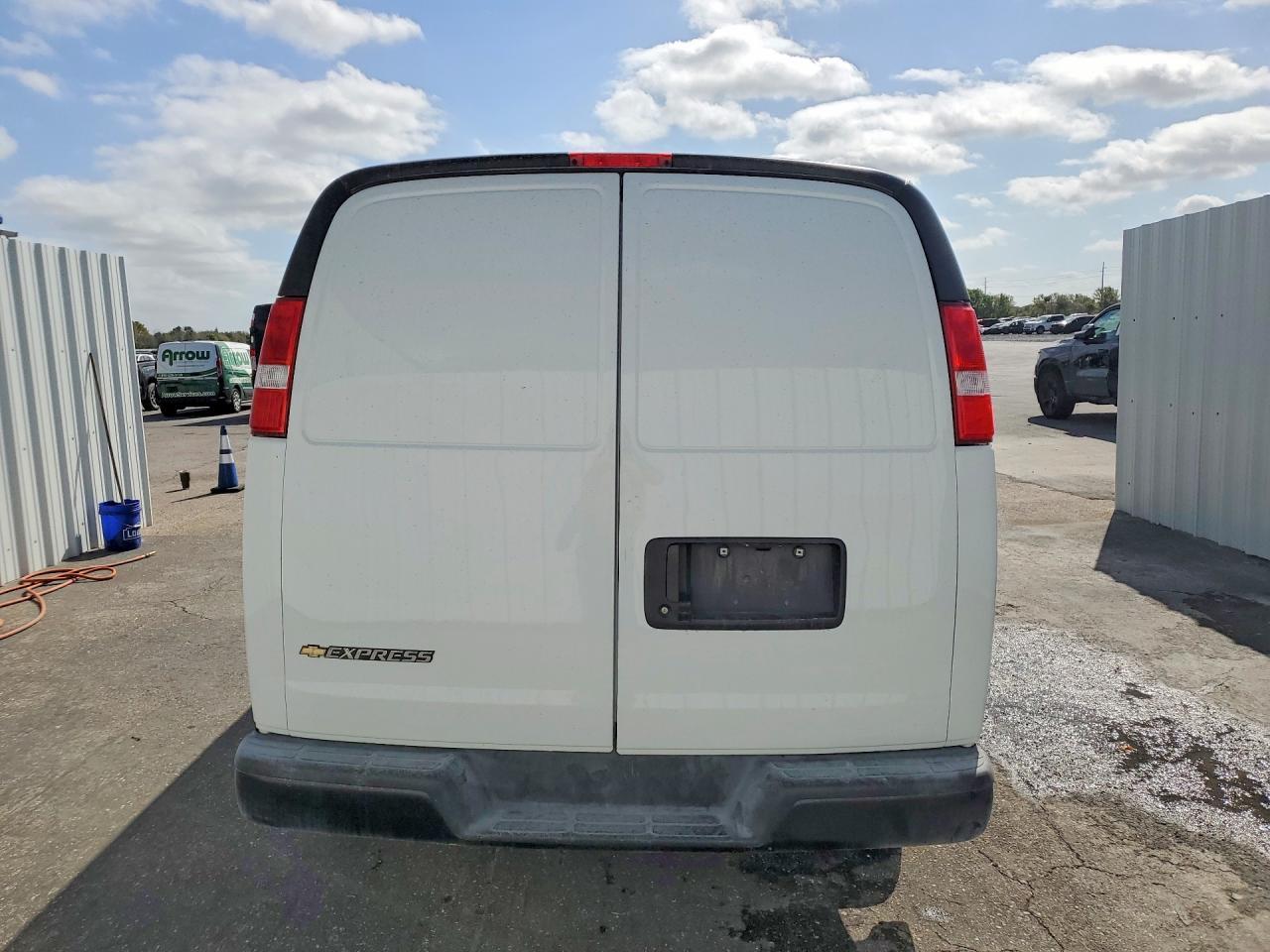 2025 Chevrolet Express G2500