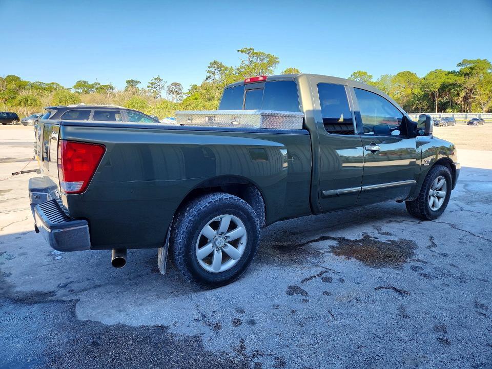 2004 Nissan Titan XE