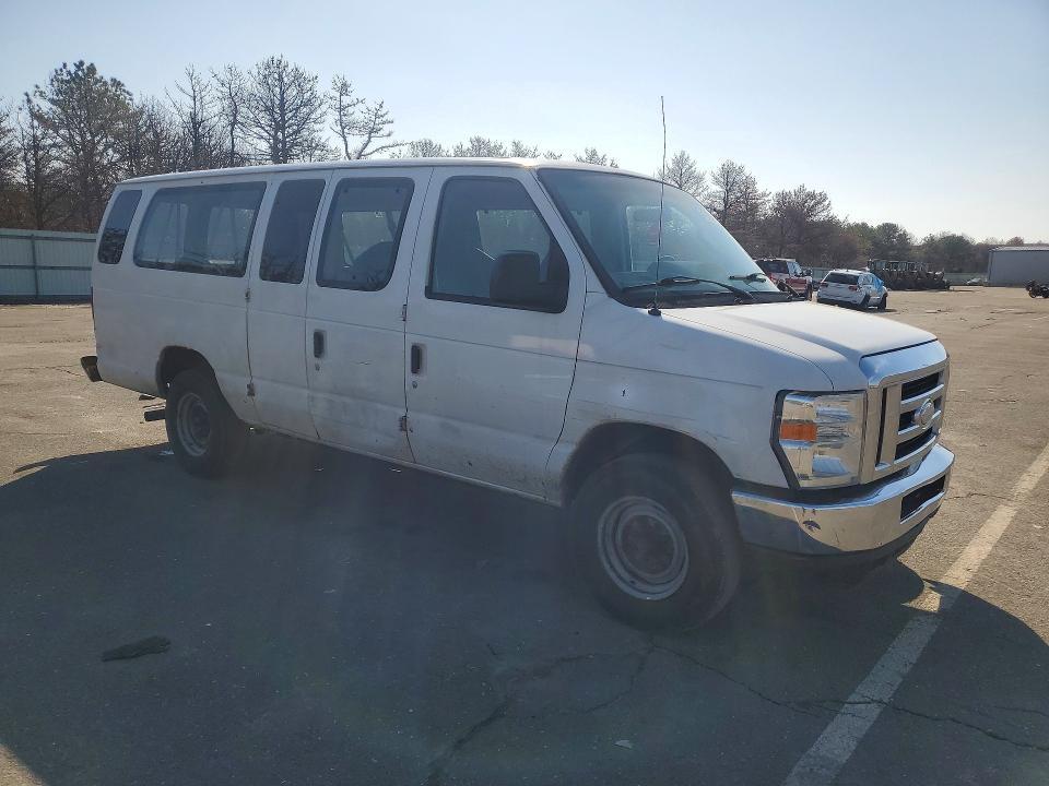 2014 Ford Econoline E350 Super Duty Wagon