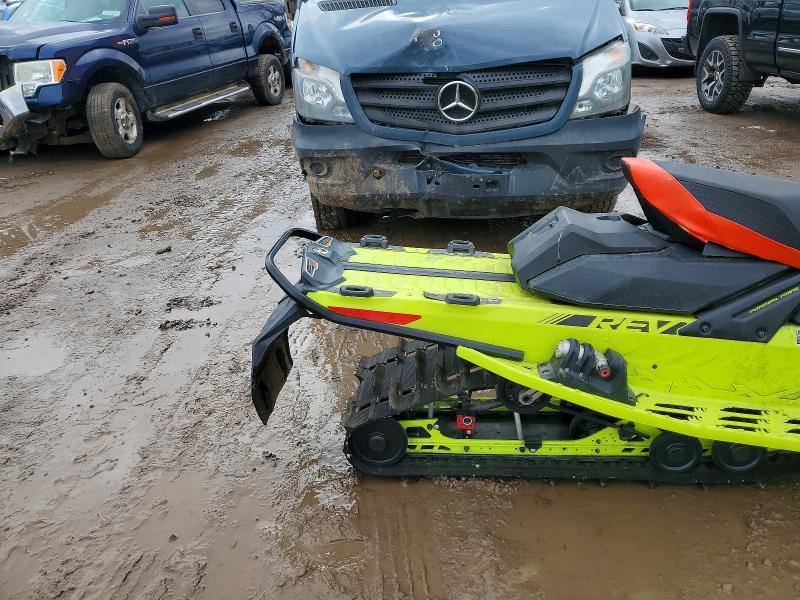 2022 Skidoo Renegade X