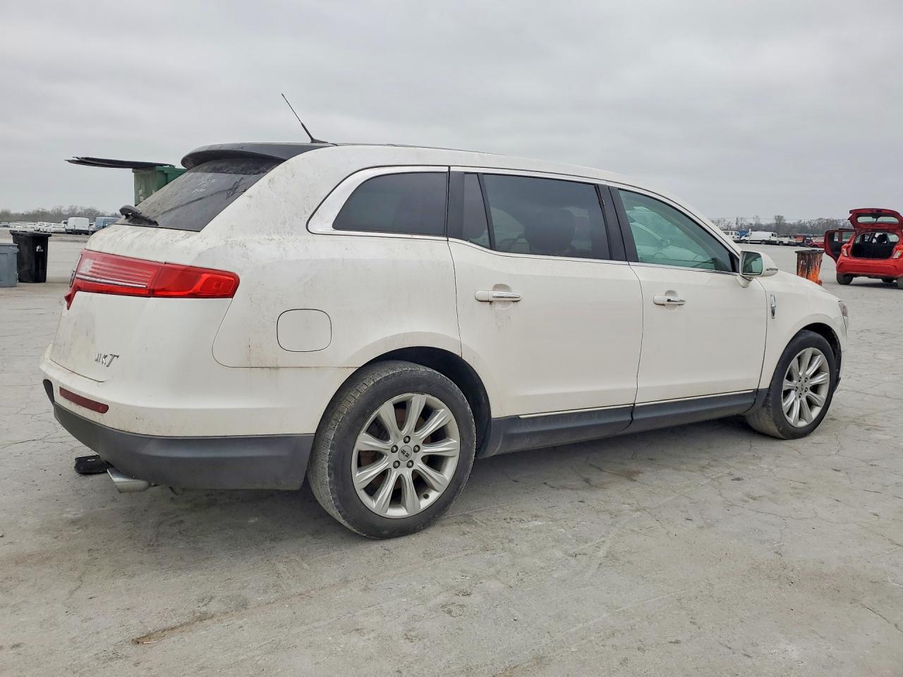 2017 Lincoln MKT