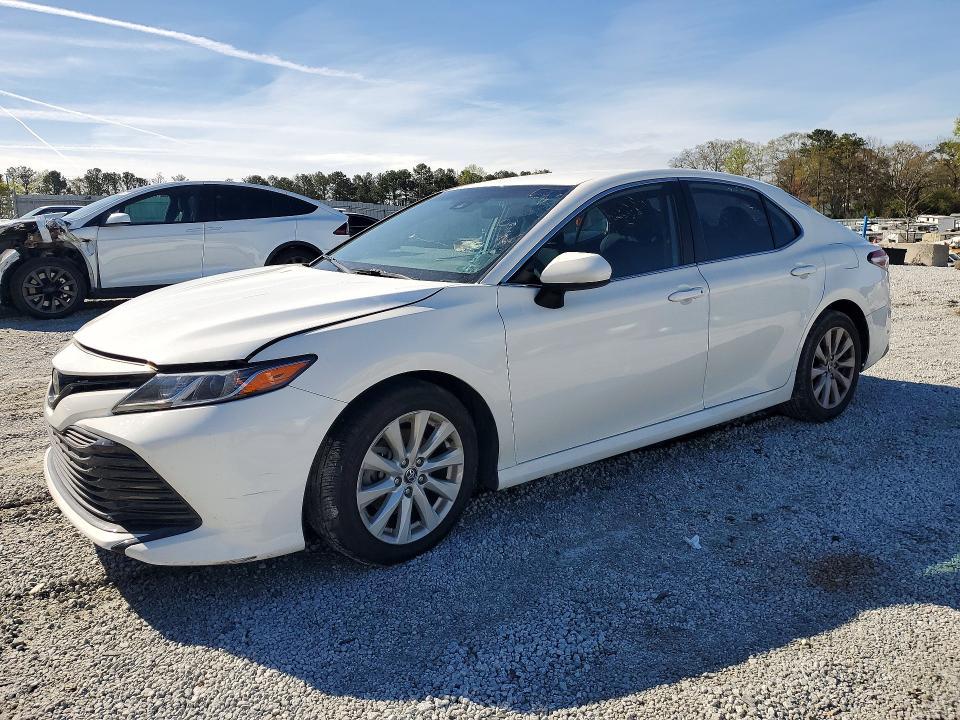 2020 Toyota Camry le
