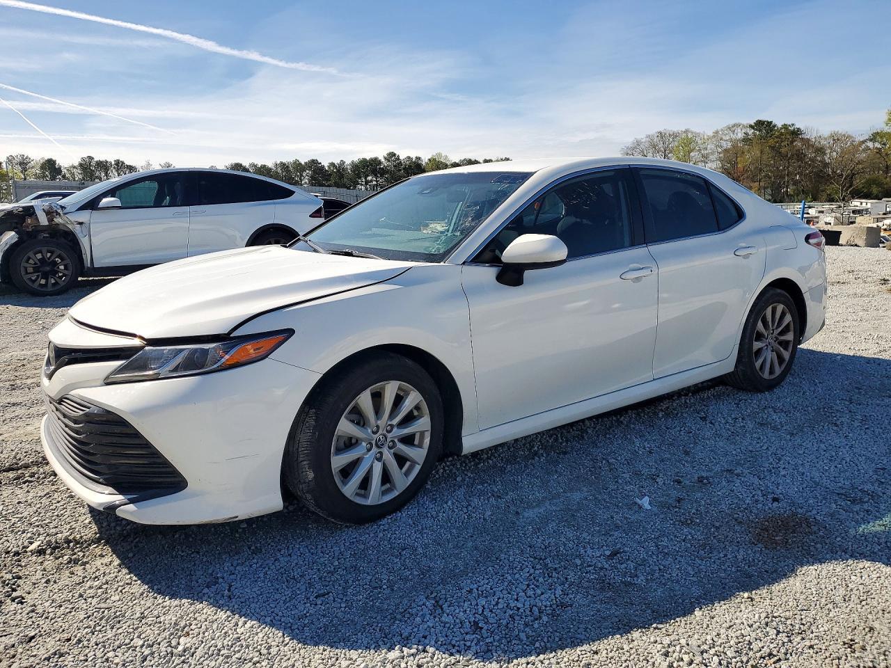 2020 Toyota Camry le