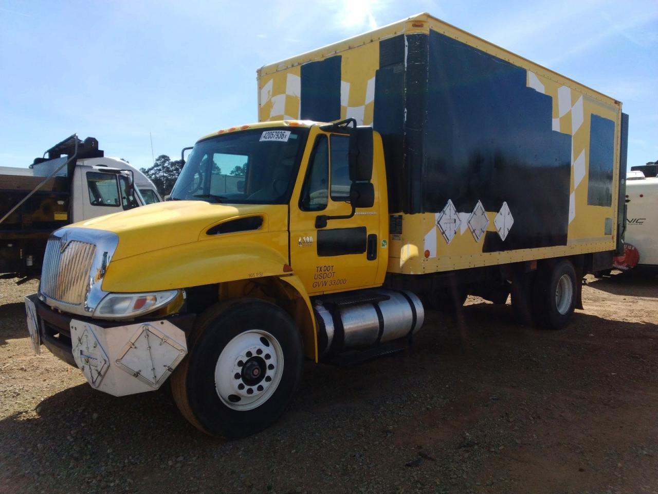 2006 International 4300 BOX Truck