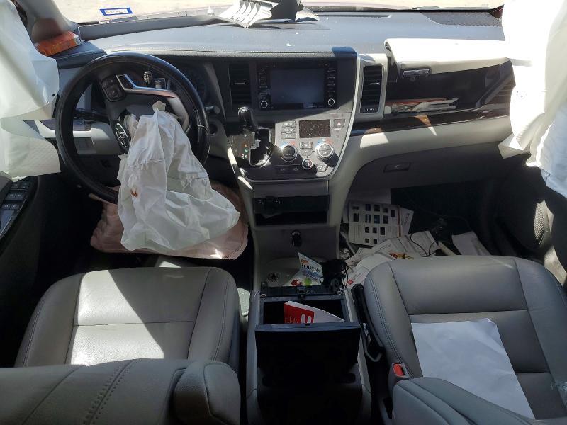 2020 Toyota Sienna xle 8-passenger