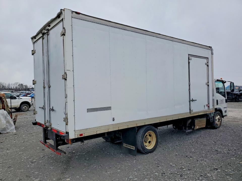 2011 Isuzu NQR BOX Truck