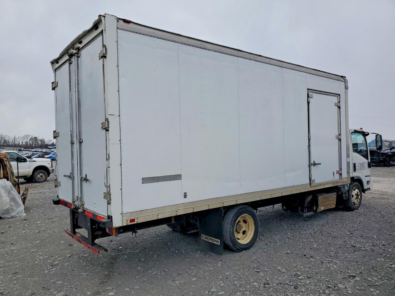 2011 Isuzu NQR BOX Truck