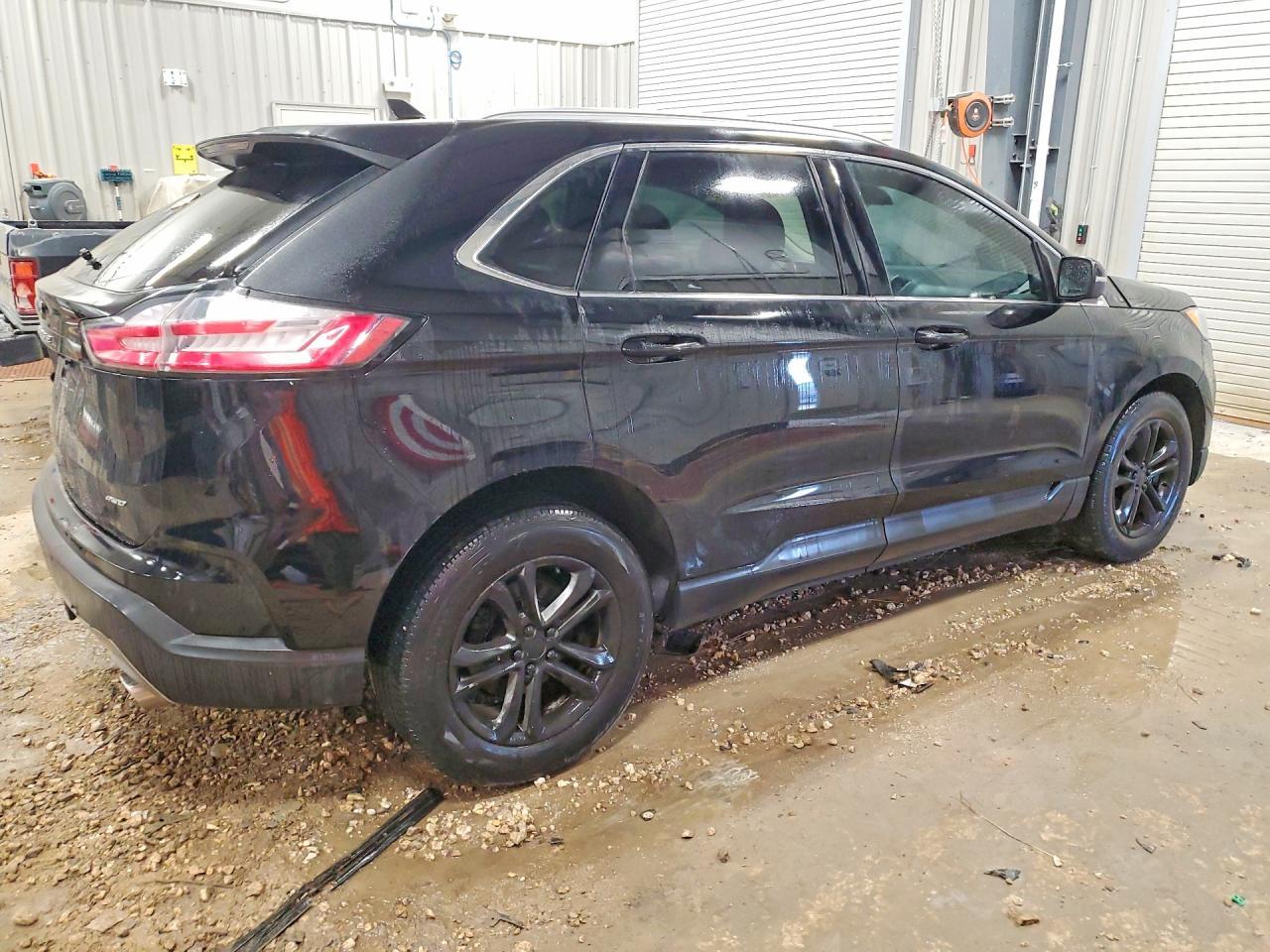 2019 Ford Edge sel