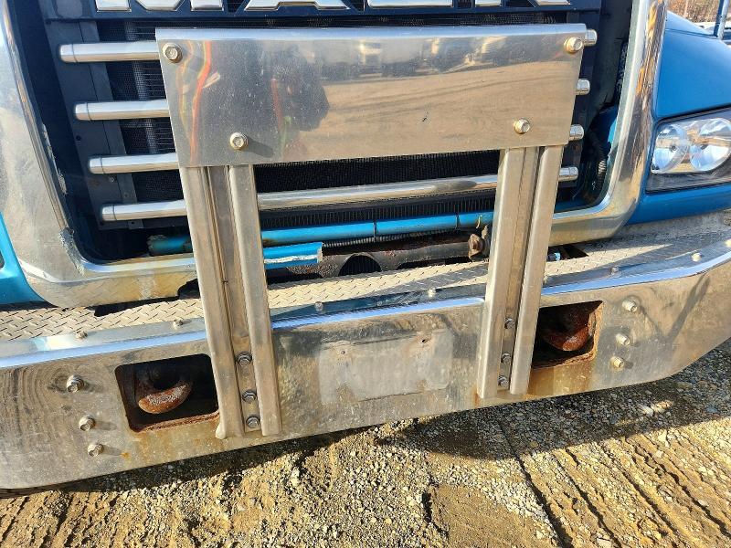 2009 Mack Gu713 Roll-off Container Truck