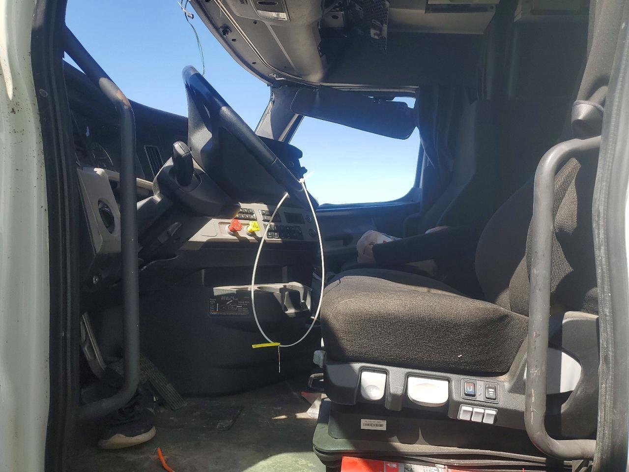 2022 Freigliner 2022 Freightliner Cascadia 126 Semi Truck