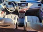2012 Toyota Sienna xle 8-passenger
