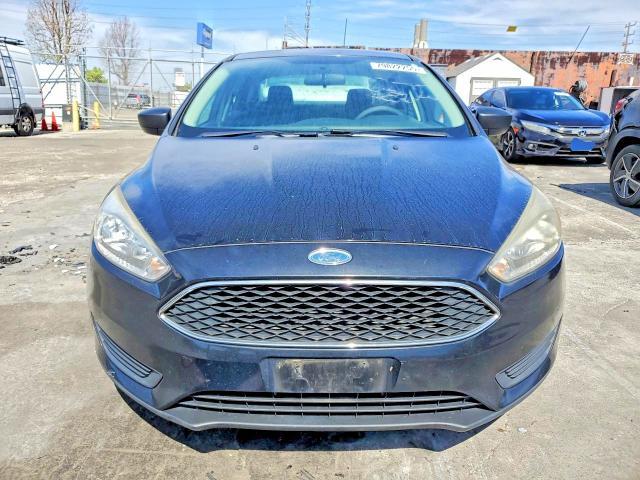 2016 Ford Focus s