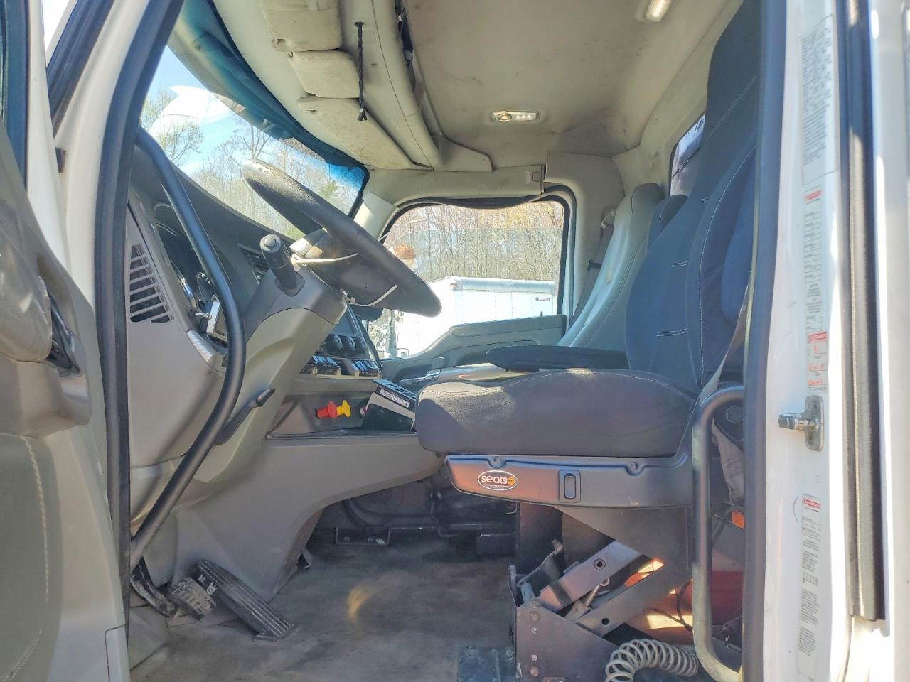 2016 Kenworth Constructi-Dump Truck