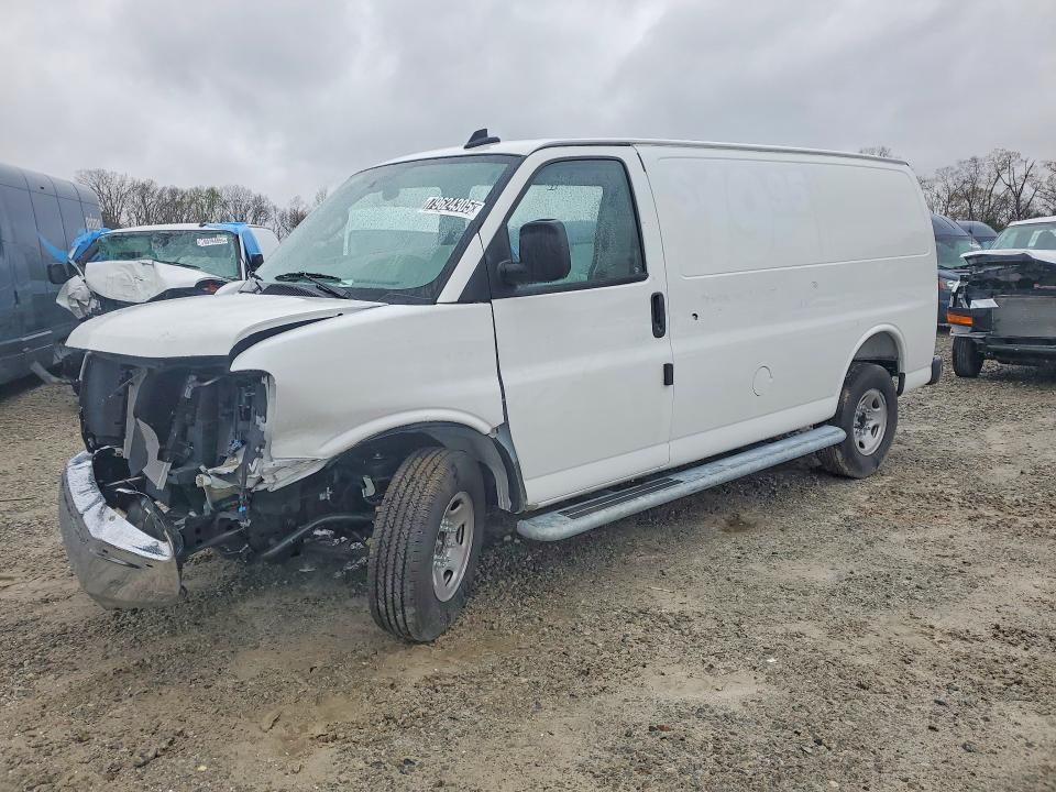 2025 Chev Express G2500