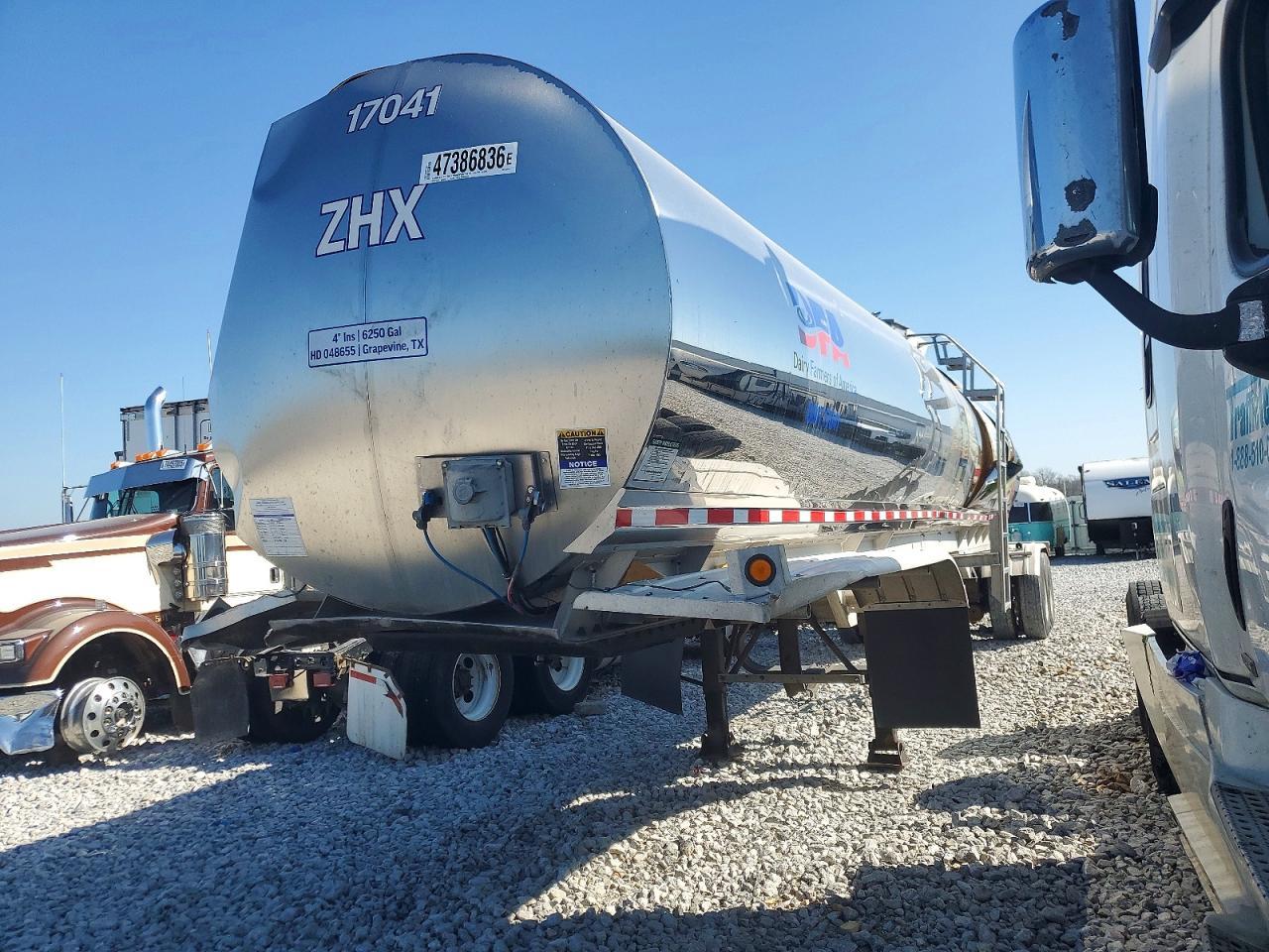 2017 Walker Tank Trailer