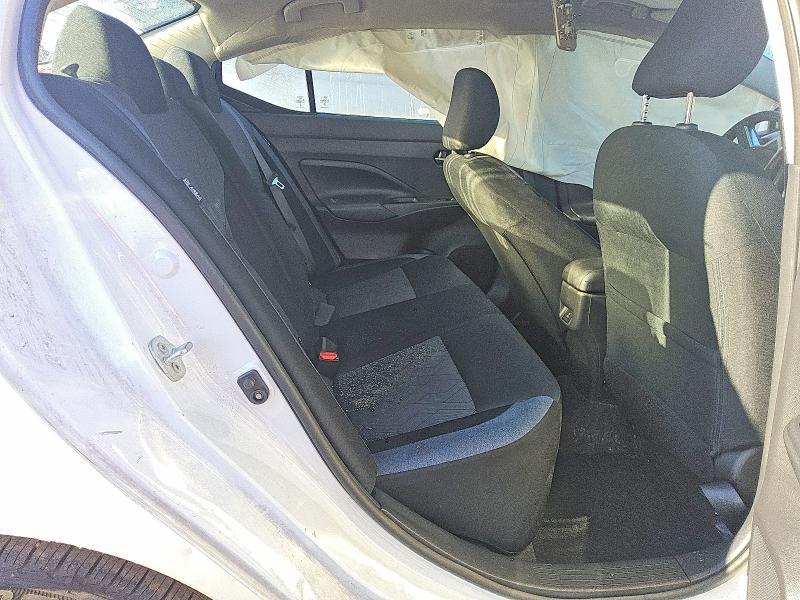 2023 Nissan Versa sv