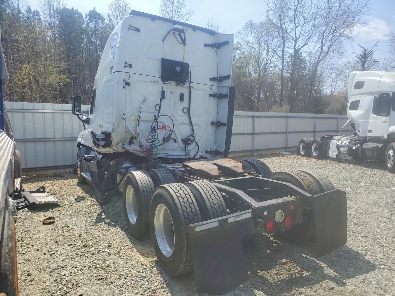 2018 Freightliner Cascadia 125 Semi Truck