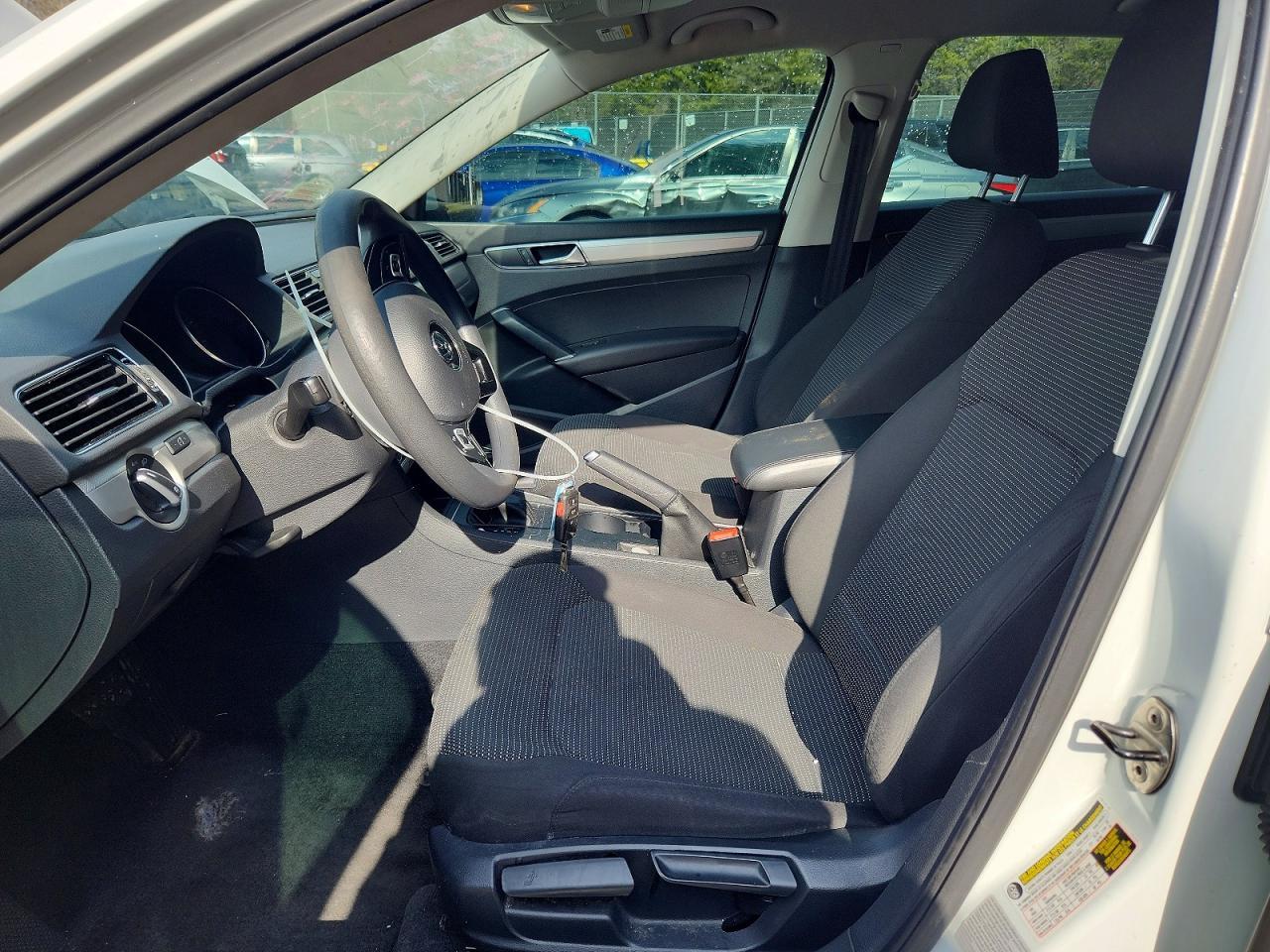 2016 Volkswagen Passat s