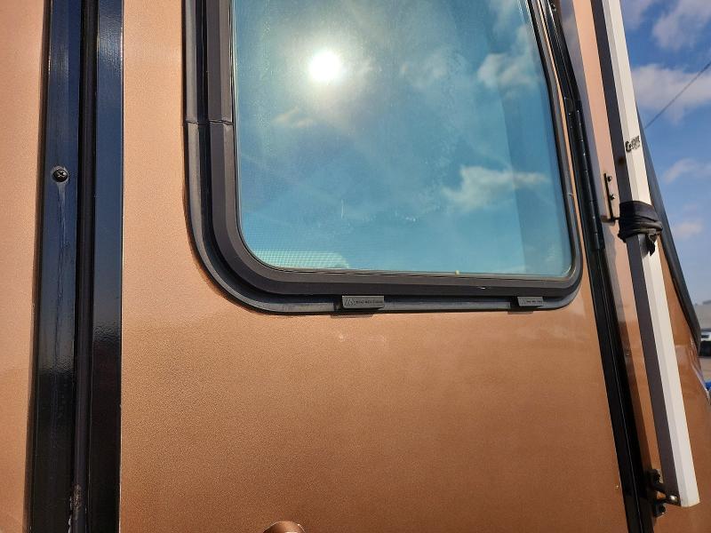 2001 Roadmaster Rail Executive Signature