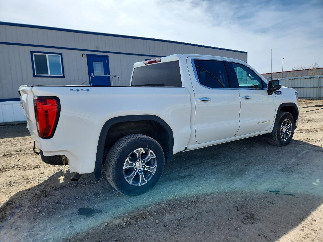 2026 GMC Sierra K1500 SLT