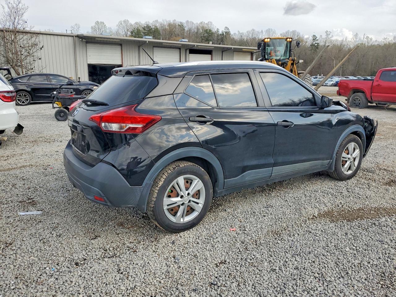 2019 Nissan Kicks s