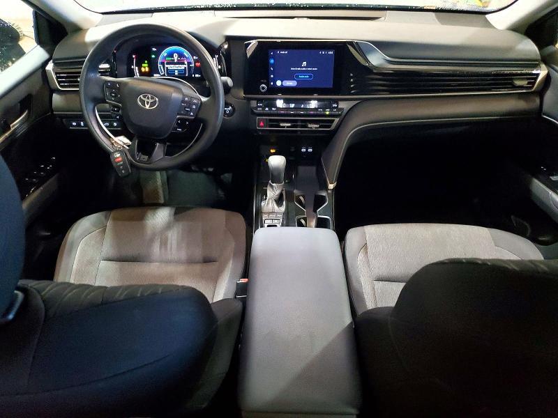 2025 Toyota Camry le