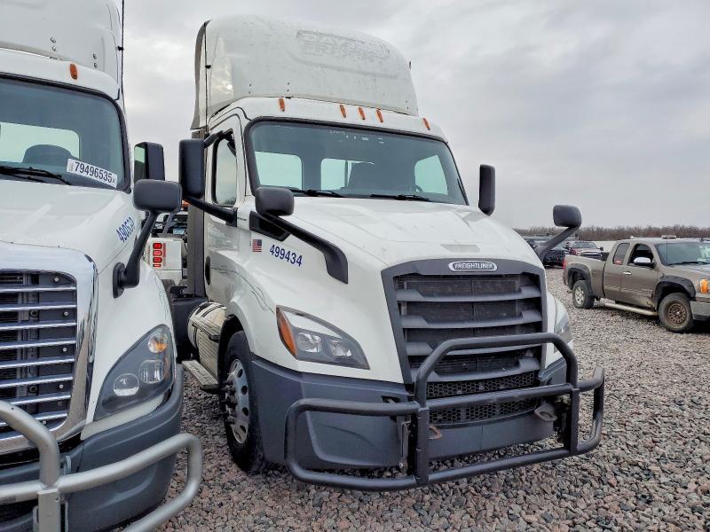 2019 Freightliner Cascadia 116 Semi Truck
