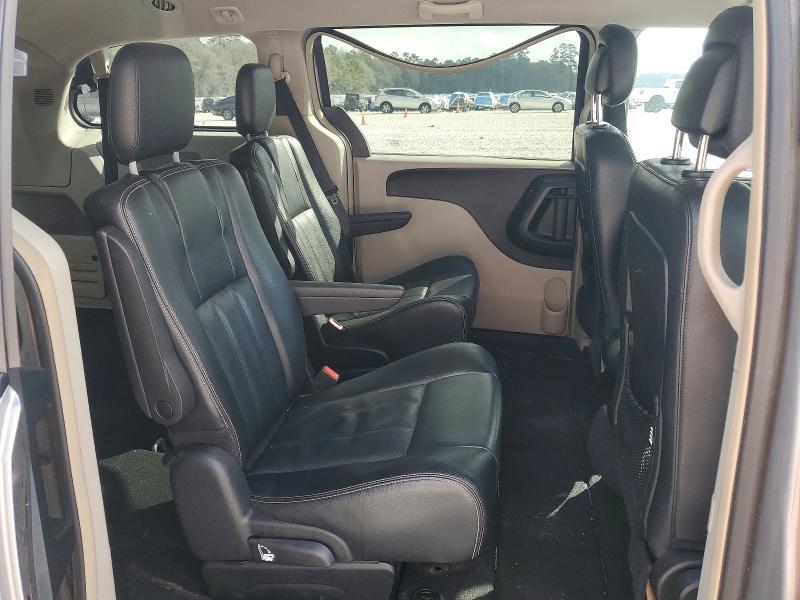 2014 Chrysler Town & Country Touring