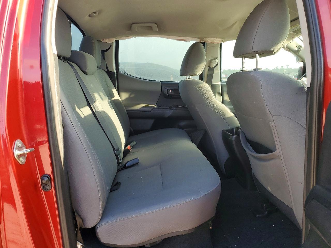 2016 Toyota Tacoma SR