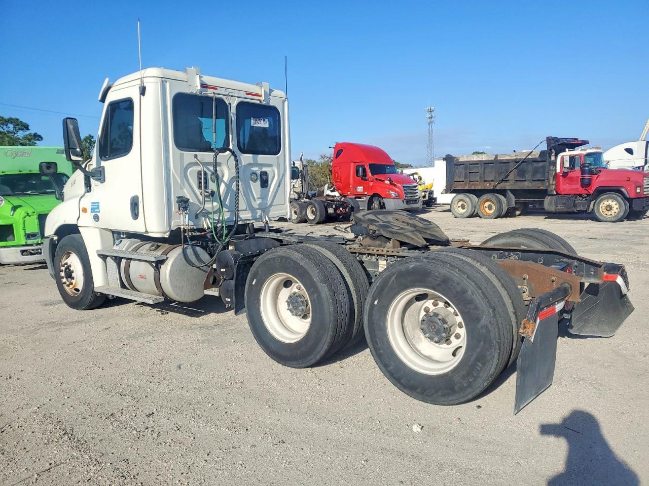 2015 Freigliner 2015 Freightliner Cascadia Semi Truck