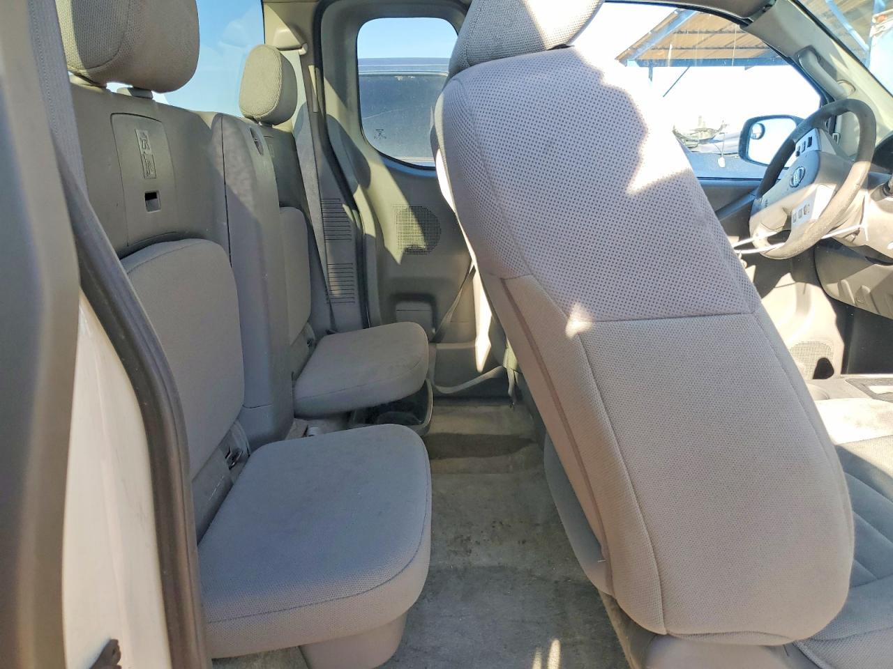 2015 Nissan Frontier S