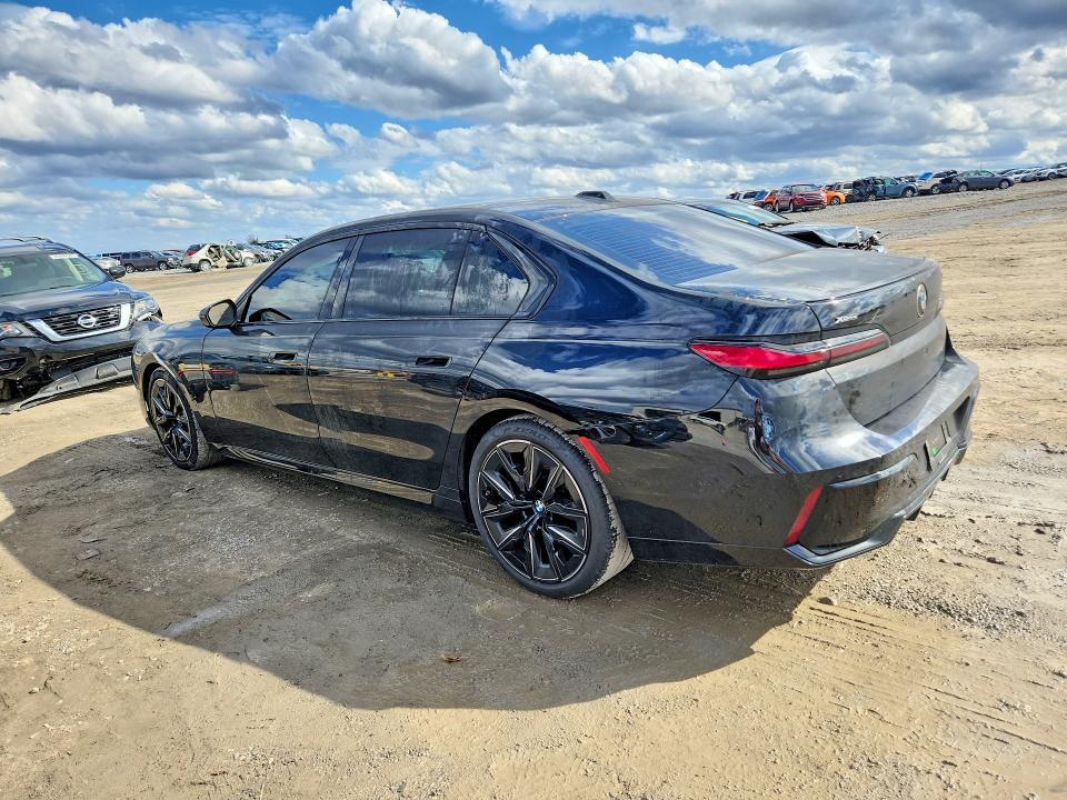 2025 BMW 740 xi