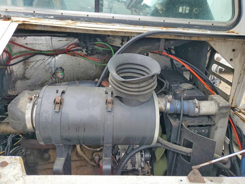 2004 Capacity Of Texas TJ5000-Semi Truck