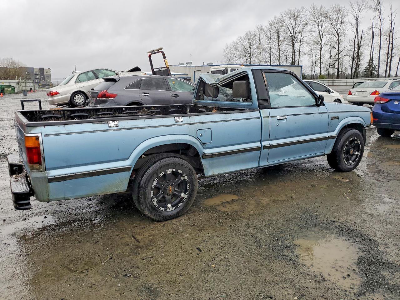 1986 Mazda B2000 Long BED