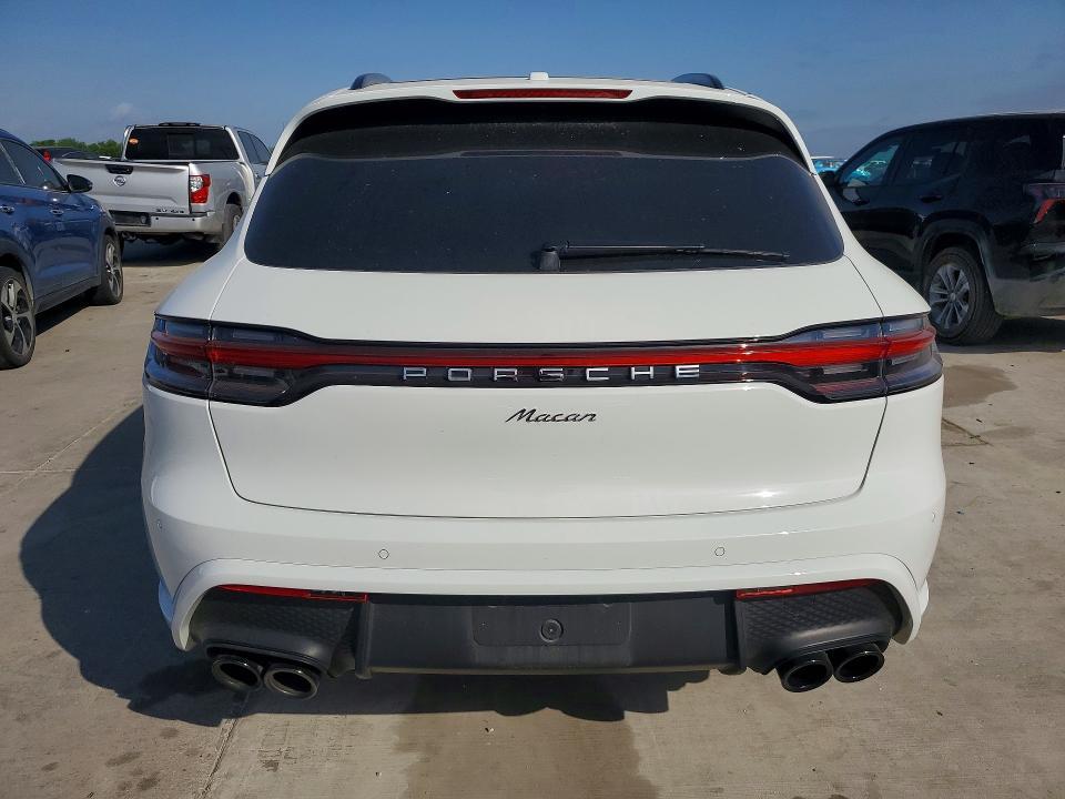 2024 Porsche Macan Base