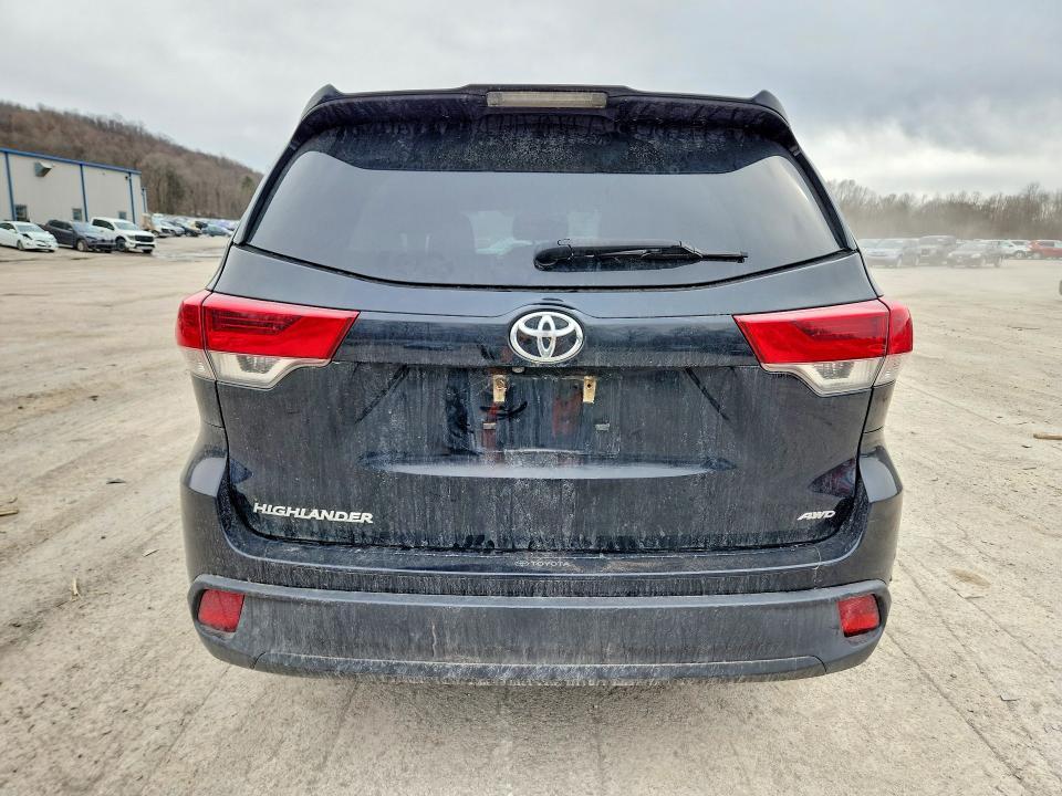2019 Toyota Highlander le