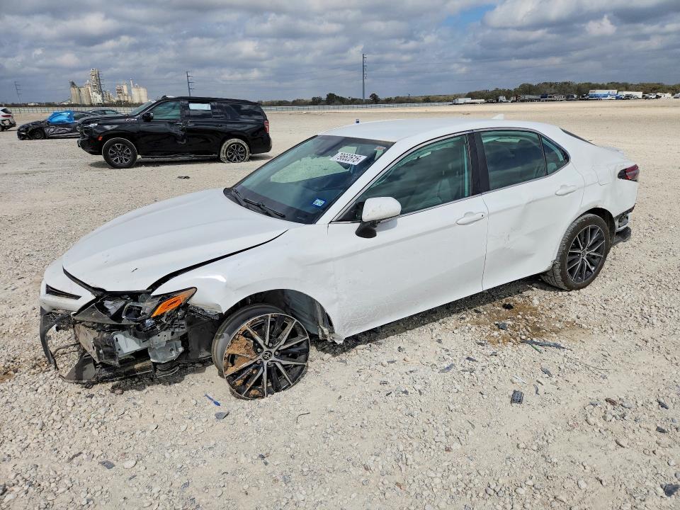 2023 Toyota Camry se
