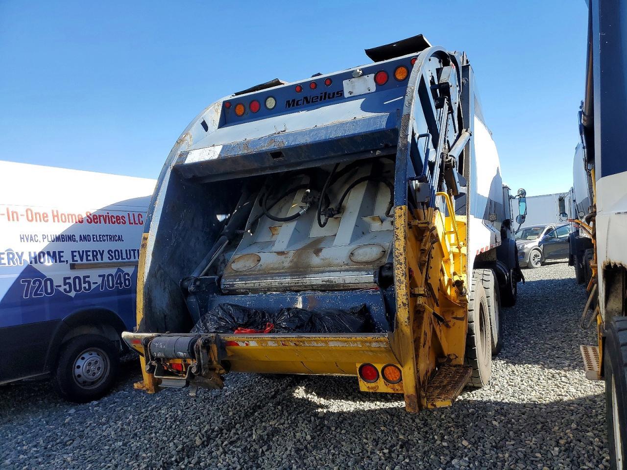 2010 Mack LEU613 Refuse Truck