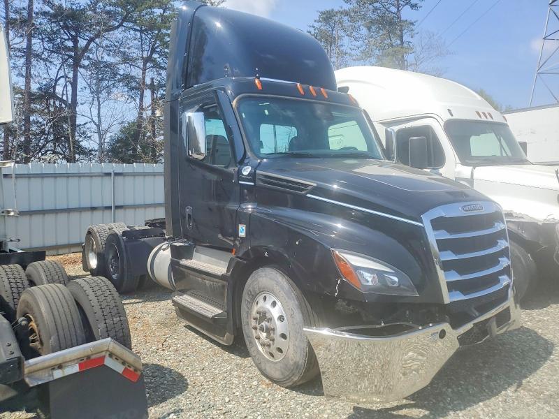 2024 Freigliner 2024 Freightliner Cascadia 126 Semi Truck