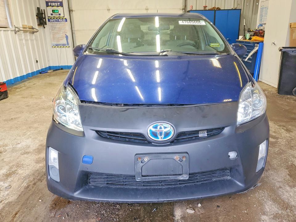 2010 Toyota Prius iii