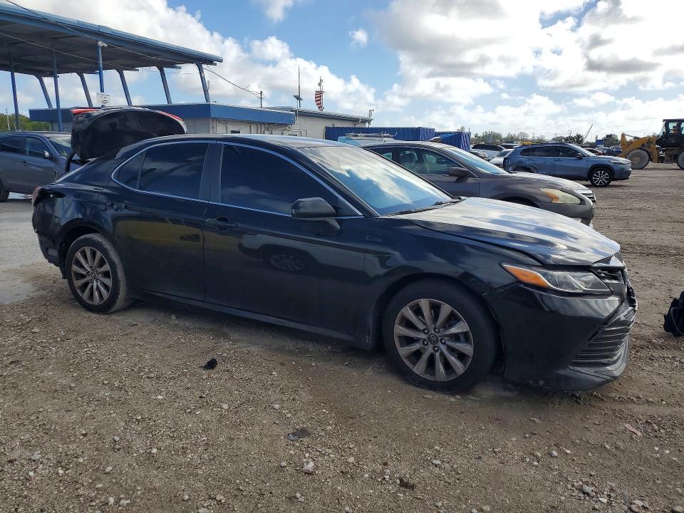 2020 Toyota Camry le