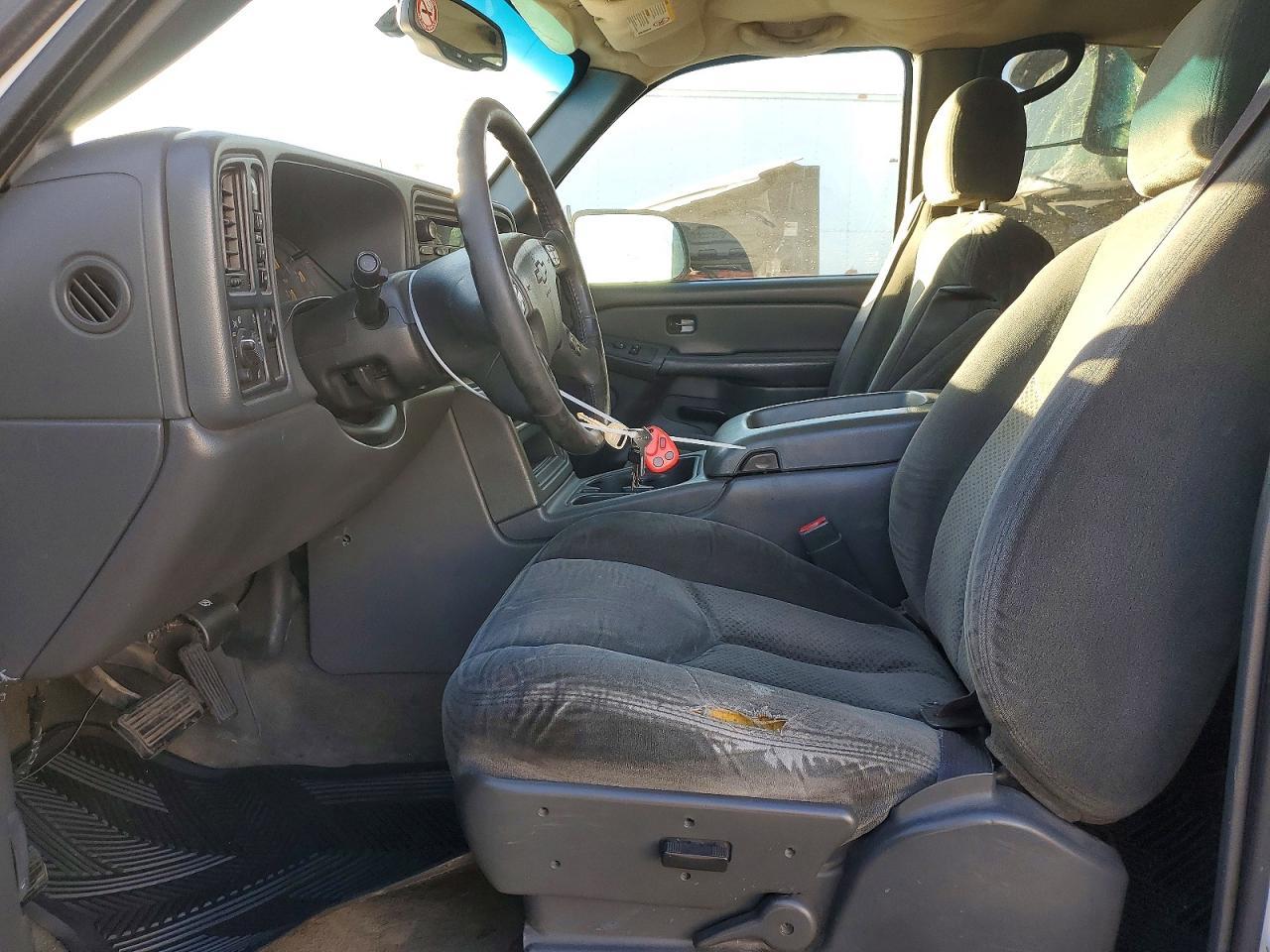 2004 Chev Rolet Silverado 2500 Flatbed Truck