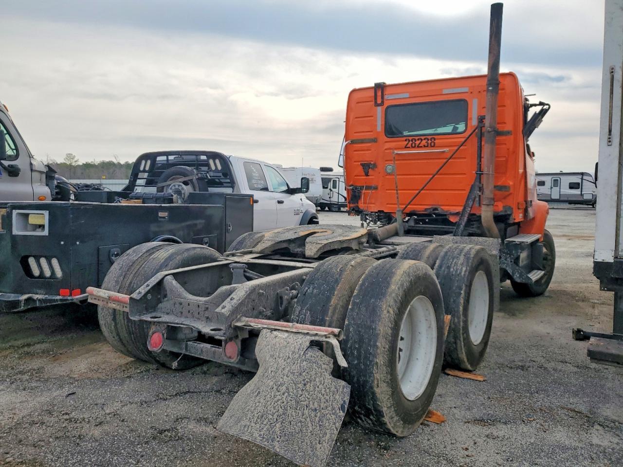 2009 Volvo VNM Semi Truck